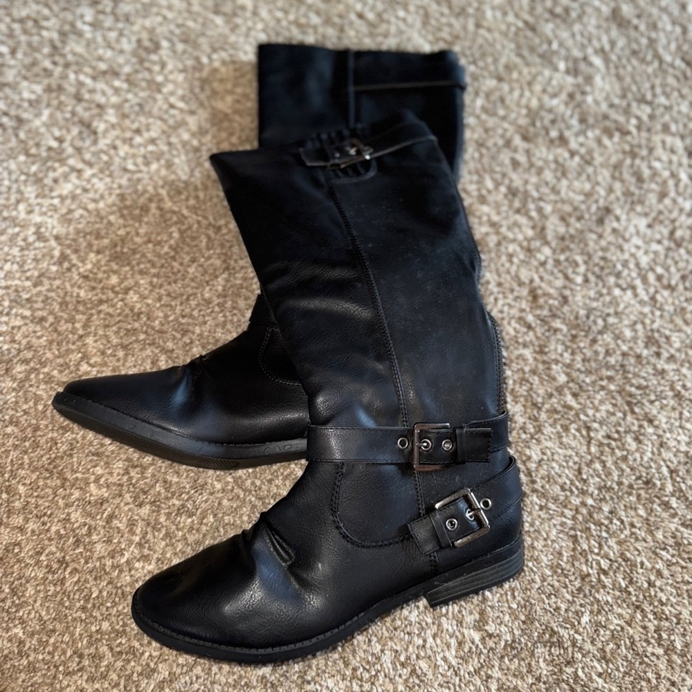 Black boots